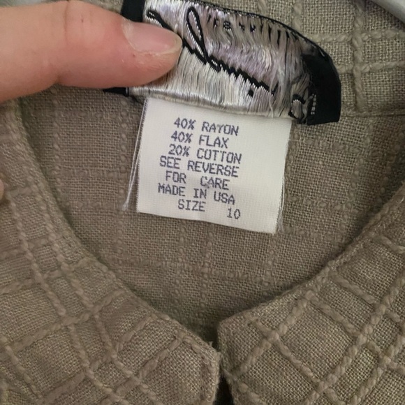Women's Benjamin A. Los Angeles, Tunic Summer Button Up Jacket, Size 10, Taupe - Picture 3 of 5